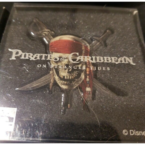 Disney  Pirates of Caribbean On Stranger Tides Movie Premier Theater Promo Pin - Picture 3 of 9